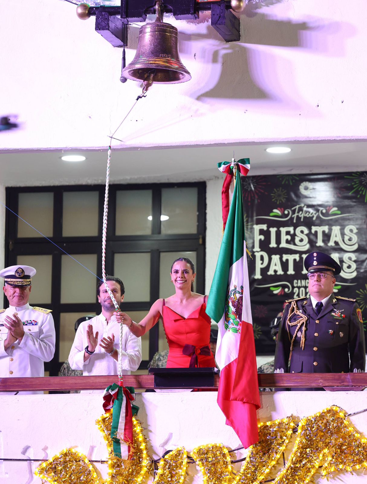 uploads/6/32/01 (2301).Jpeg